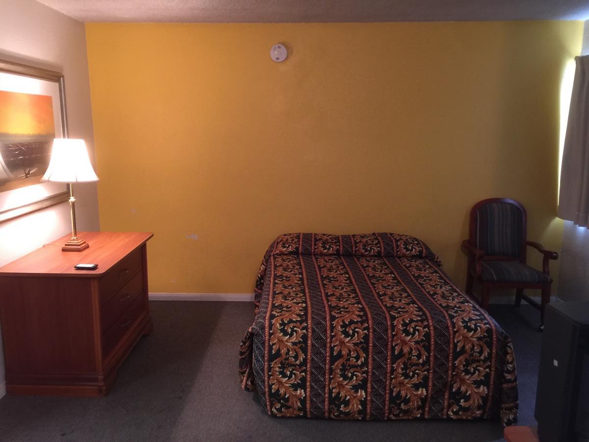 Studio Lodge Hotel - Los Angeles — Photos 3